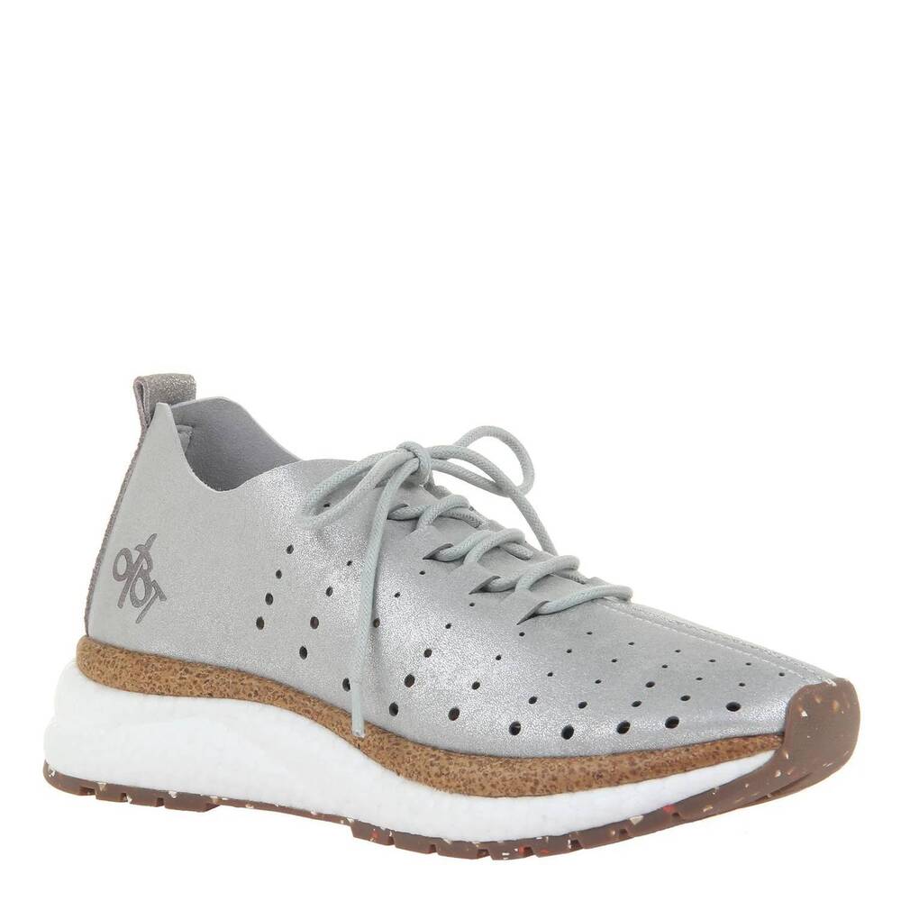 NEW OTBT women's alstead sneakers in silver